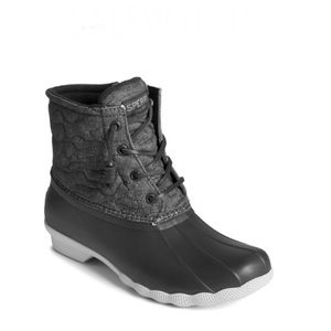 Women's Saltwater Duck Boot Sz 8